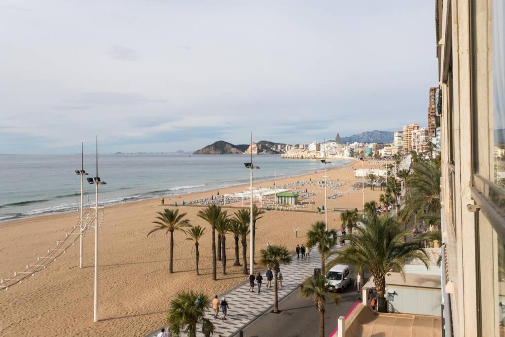 Апартаменти Seafront Luxury Levante Beach / Primera Linea Playa Levante Бенідорм Екстер'єр фото